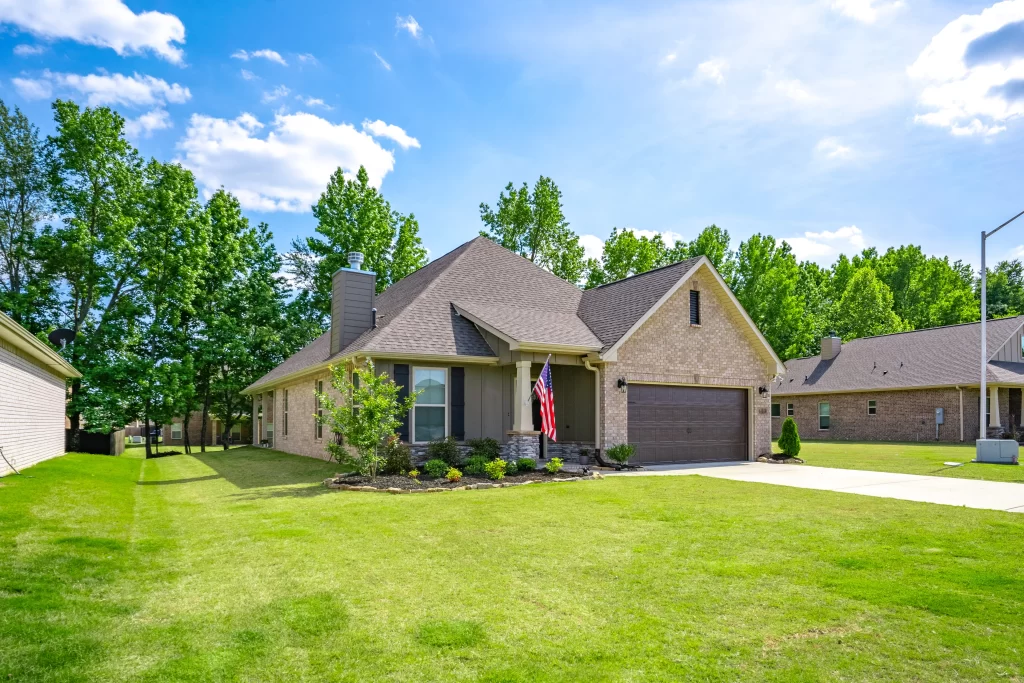 A residential real estate photo in Huntsville, AL.